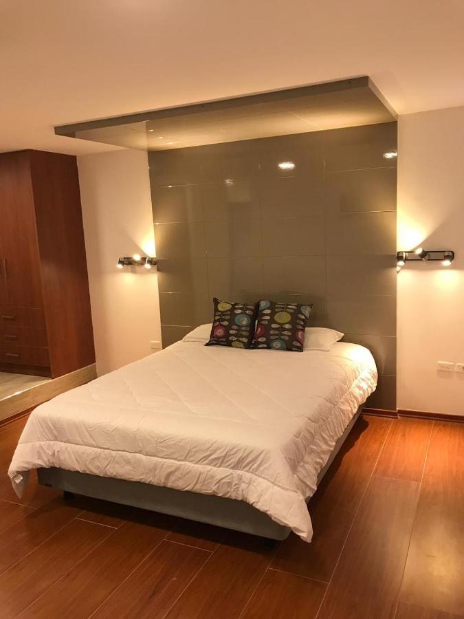 Hotel Bacastell Quito Buitenkant foto