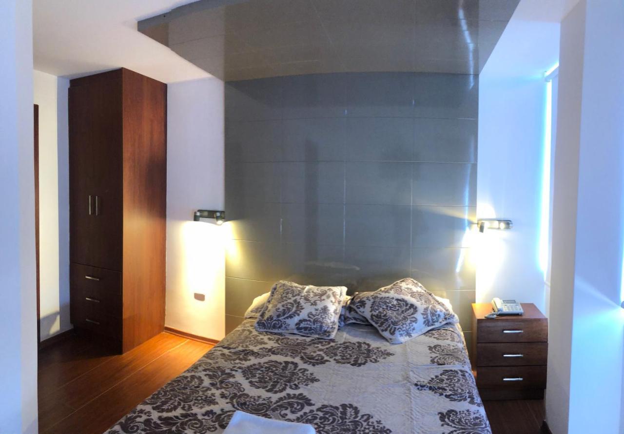Hotel Bacastell Quito Buitenkant foto