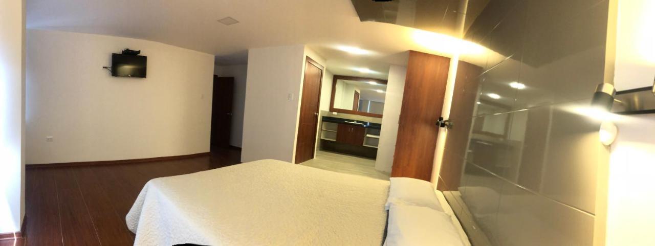 Hotel Bacastell Quito Buitenkant foto