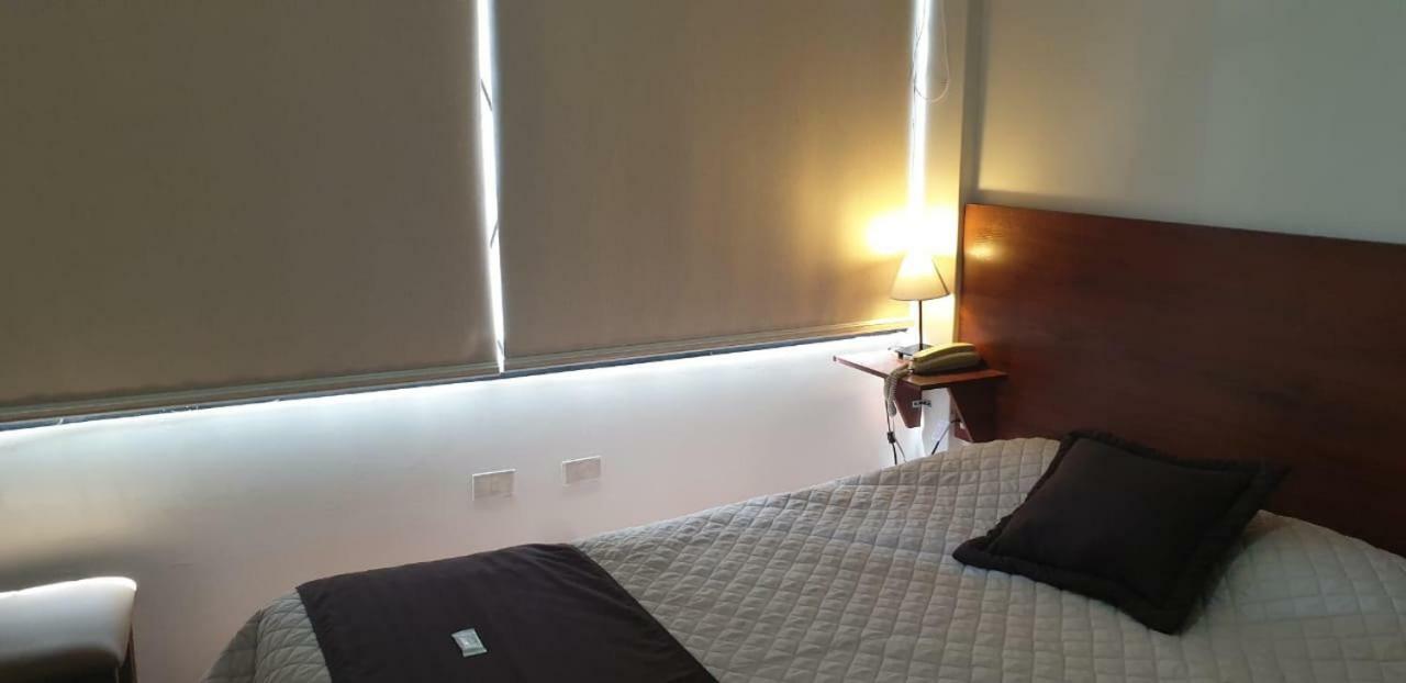 Hotel Bacastell Quito Buitenkant foto